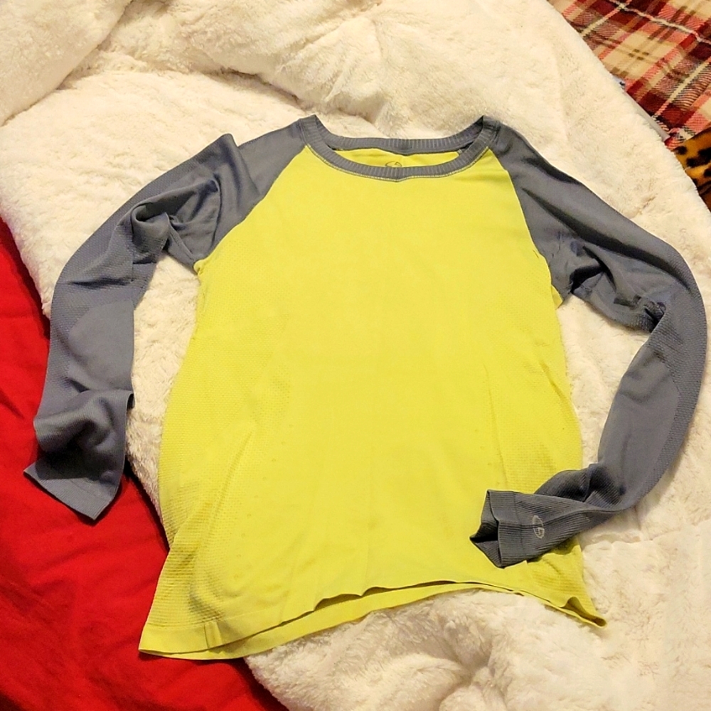 H15 Champion long sleeve duo dry shirt size XS...womens